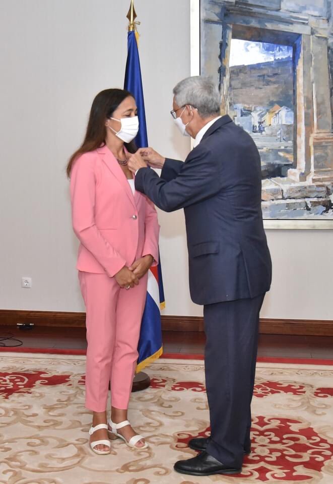 sms_eur's tweet photo. A true honour to receive the first class medal of merit from @PresidenciaCV  thank you 🇨🇻 Four years passed so quickly but so much was achieved #nustadjuntu https://t.co/rXeAmHuWA4