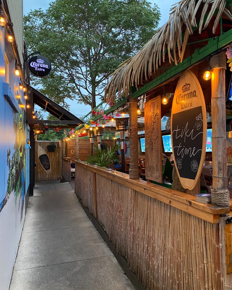 JoeDogsGasBar's tweet image. 🍍 🏄🏻 It's ALWAYS Tiki Time.

#eatatjoes #burlon #dtburlon #tikibar #patioseason #endlesssummer #beer #cocktails