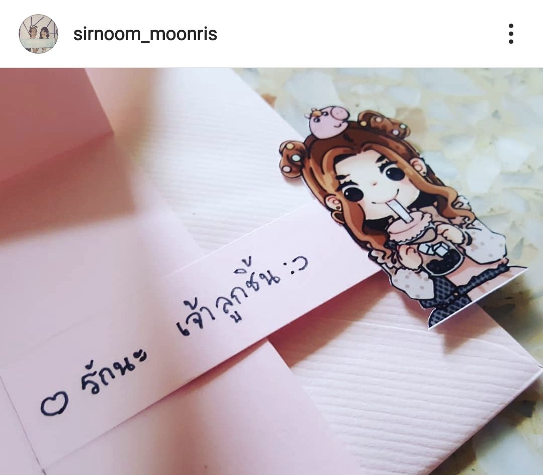 sirnoom's tweet image. ตลอดสองปีที่ได้เจอกัน มีเรื่องราวมากมาย
เป็นความสนุกอีกอย่างที่ได้คิดเรื่องราวทุกครั้งที่ไป #2shotwithpetch 
คุณพรรษาเป็นทั้งแรงผลักดัน เป็นแรงบันดาลใจในหลายๆเรื่อง จากนี้ไม่ว่าจะเป็นยังไง เรายังเป็น BFF เหมือนเดิมเสมอนะ
ดีใจที่ได้รู้จักกันนะ
#petchsweat16
#petchpansa