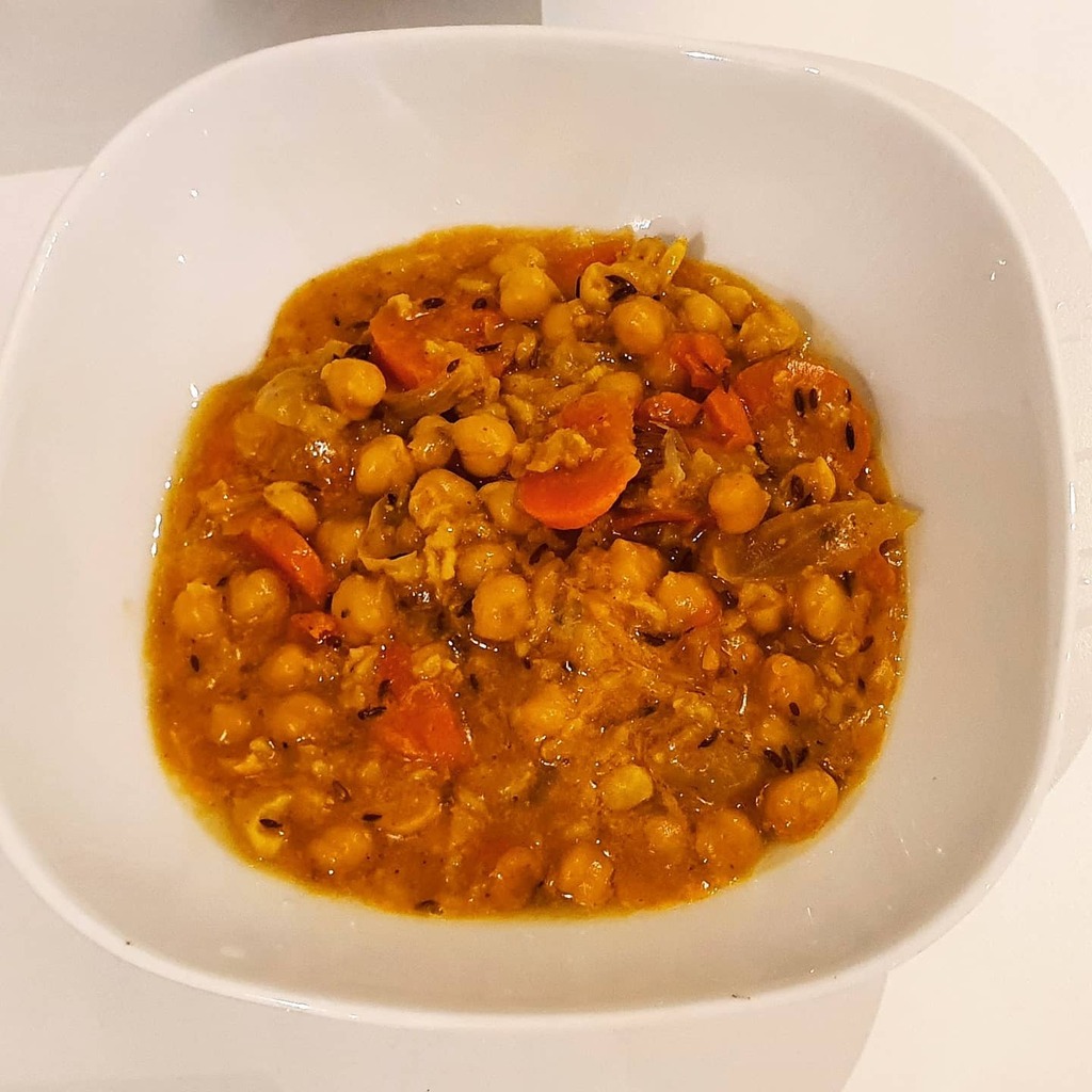 talk2tahirkhan's tweet photo. 🥣
Chickpeas
Oats
Chilli 🌶 
Carrots 🥕
Bottle Gourd (लौकी)
Cheese 🧀
Onions 🧅
Garlic 🧄
Ginger
🥜
#Dinner #Homemade #Foodie #Musafir #Moments #GyaanByKhan © #DocumentYourJourney #DrBOT #DoctorBOT #USEFUL #Consulting #Dubai #Diaries #Foodgram @talk2tah… https://t.co/aLrmKvTDIl https://t.co/kvmM0Gn7lQ