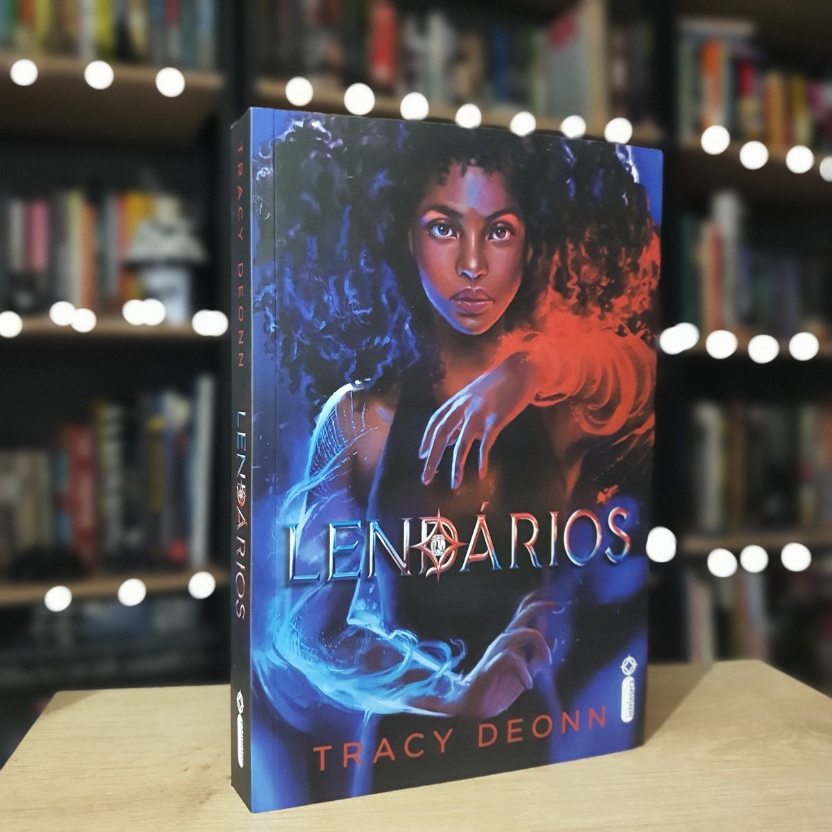 gramaturaalta's tweet photo. 🍀🍀🍀 SORTEIO 🍀🍀🍀

LENDÁRIOS, fantasia cheia de mistério e muita ação, com uma personagem feminina das mais incríveis!

1 pessoa leva 1 livro.

1) Dar RT e CURTIR este tweet
2) Seguir @gramaturaalta

🗓️ - Encerra dia 12/09/2021
⚠️ - Necessário residir no Brasil https://t.co/ixDQjoGtQs
