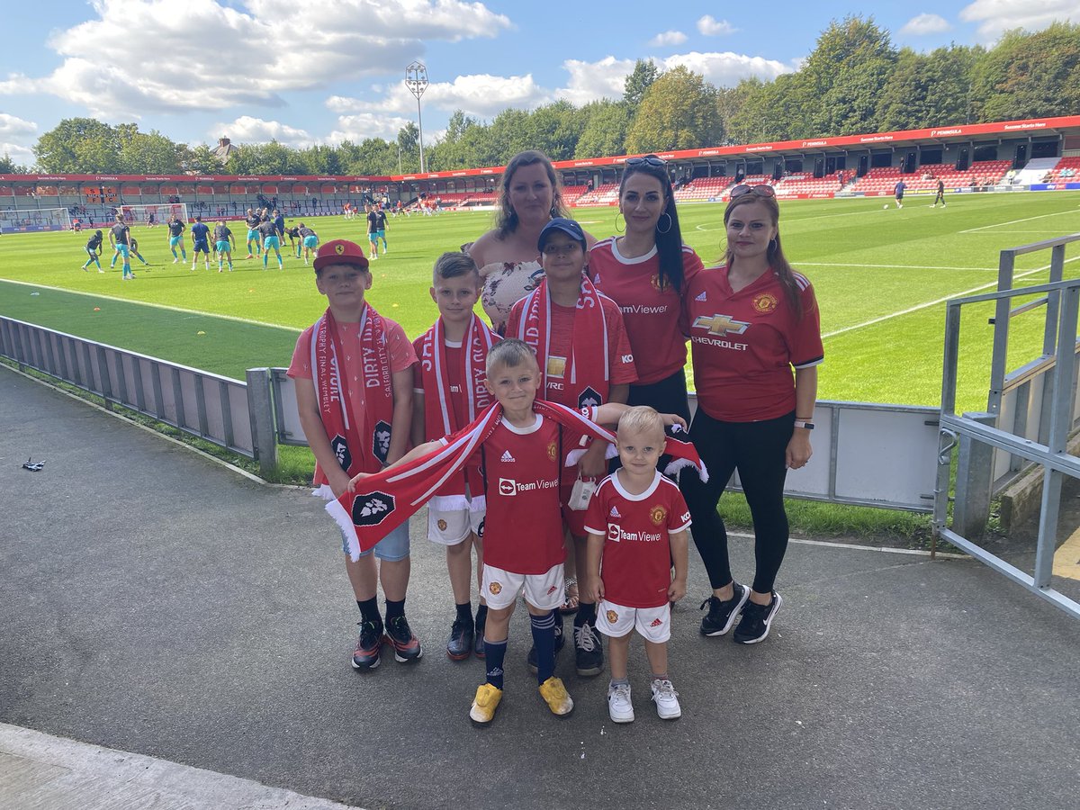 SalfordCity_FDN's tweet photo. It’s been a fantastic day for our Albert Park Outreach Session participants at the @SalfordCityFC game against Newport County! 

Lots of happy faces and plenty of goals!⚽️☀️⚽️ https://t.co/BFkSU4FyAR