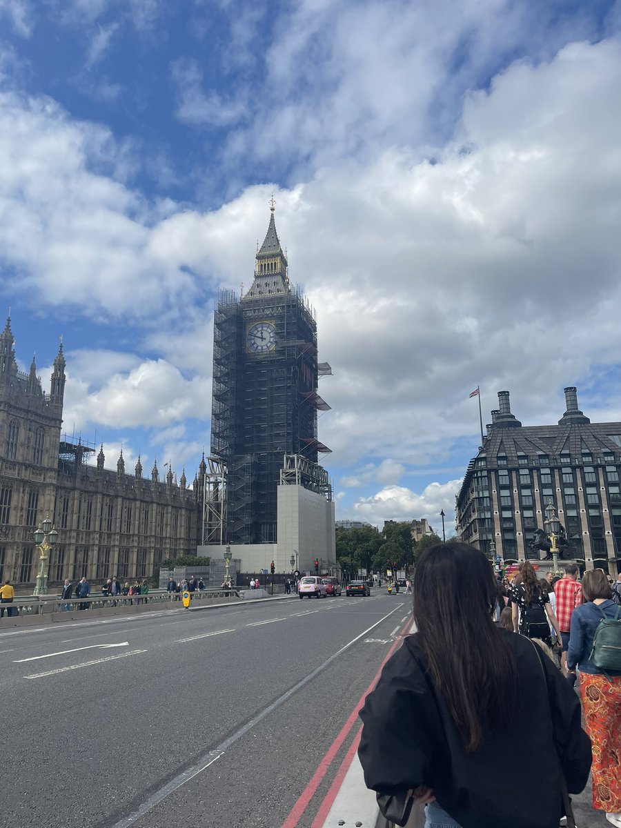 frmrtin's tweet photo. update took her to big ben bc time stops around her sadly he’s going through surgery rn https://t.co/cYkyQl741K