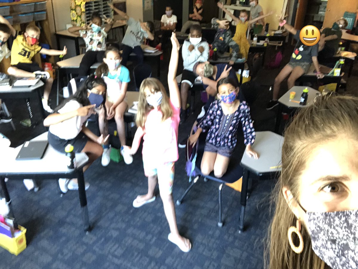 ms_enright's tweet image. One of my favorite traditions, the first week selfie! So excited to be with this group of kids for the next two years and to work with this incredible team. #ISDstrong #3TEpride #isd4thgrade