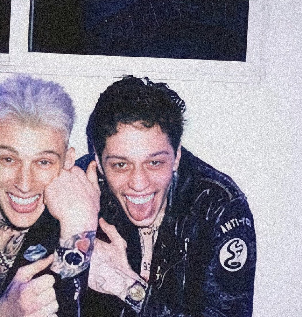 CubbinsDaughter's tweet photo. Happy Pete Davidson Day 🖤 https://t.co/zi72NzFusP