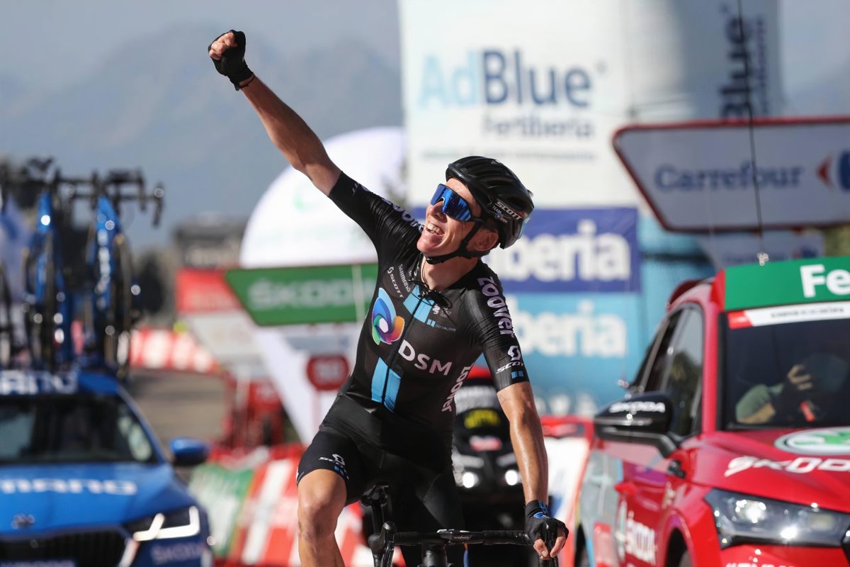 An incredible way to take your first <a href="/lavuelta/">La Vuelta</a> stage win! ⛰

Chapeau, <a href="/romainbardet/">Romain Bardet</a>! You really worked for this one!👏🏻

#KeepChallenging #LaVuelta21 

📸 ©Unipublic / Photogomez Sport