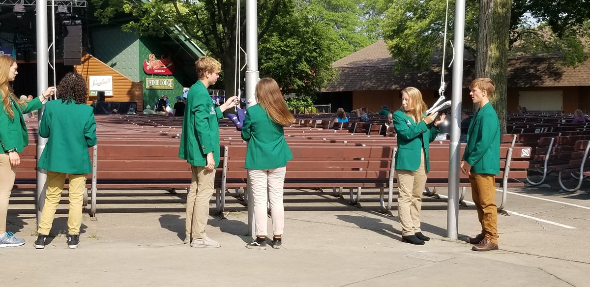 jennifer_skuza's tweet photo. It is #MN4H day at the #mnstatefair and this group of #MN4HstateAmbassadors served as the color guard this morning as they raised the flags. Do you love their green blazers? I do. Thank you @jlonning for leading our #CivicEngagement and #YouthLeadership programming. https://t.co/STDt6B95r7