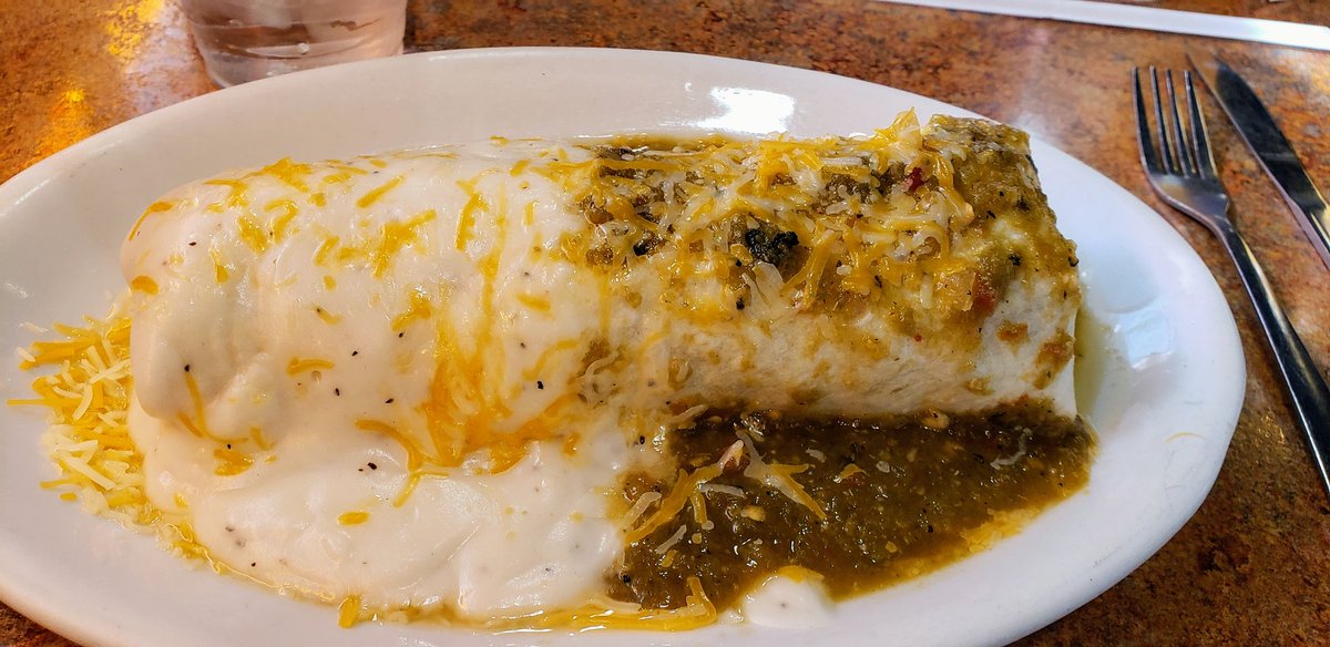 HeidiTown's tweet photo. He cleaned his plate so he got a sticker! I did not get a sticker.
Can you believe this this the mini burrito??
#KingChefsDiner #HotRodRock #Colorado
@VisitCOS @PPIR https://t.co/7Jry3x2WOf