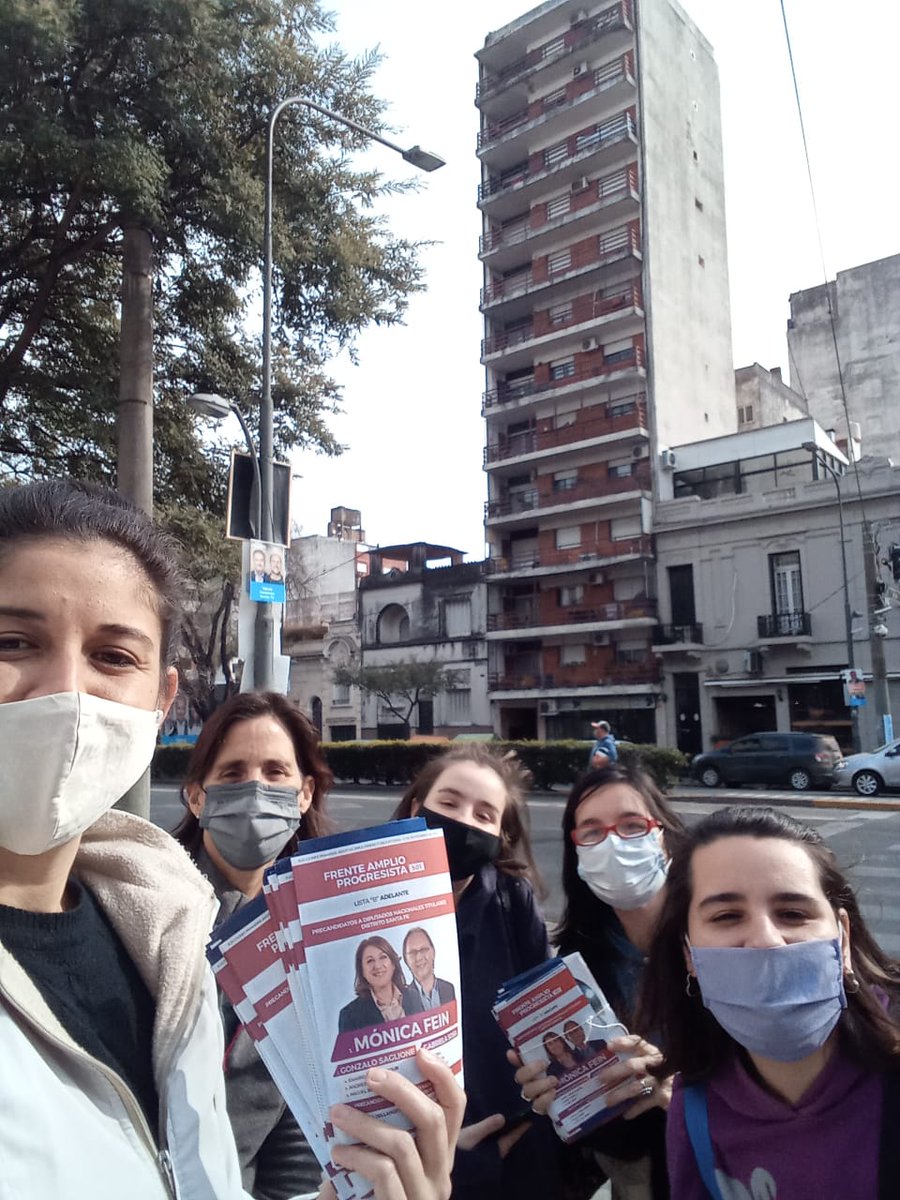 Arrancamos el finde con el puerta a puerta en barrio República de la Sexta