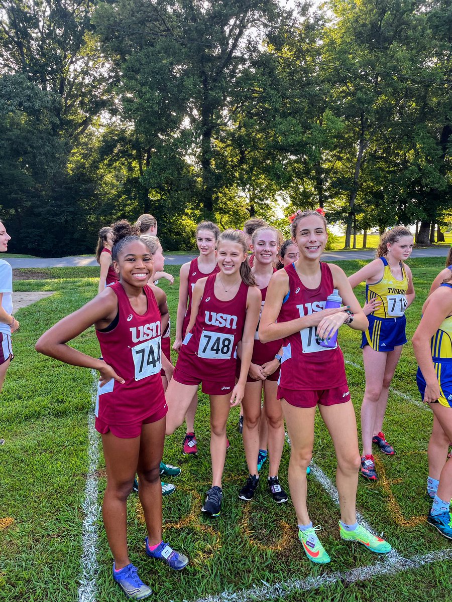 Bachman_L's tweet photo. @USNXC girls ready to roll! Enjoying the shade while we can! https://t.co/ymuryNsONa