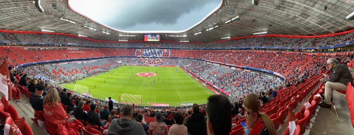 Endlich #wiederdahoam <a href="/FCBayern/">FC Bayern München</a> #FCBBSC <a href="/AllianzArena_/">Allianz Arena</a> #PACKMAS 💪⚽️⚽️⚽️⚽️