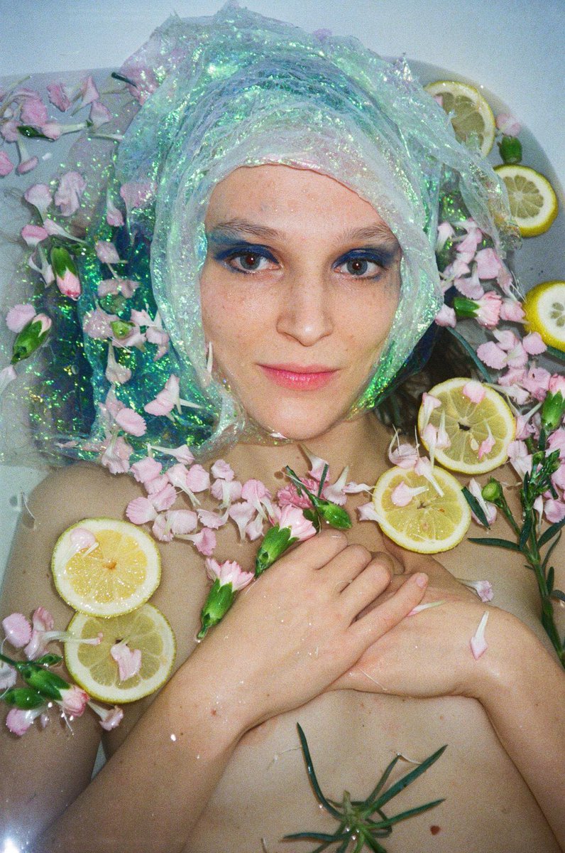 Les Brigittines (@lesbrigittines) on Twitter photo ๐ฆ๐จ๐ฅ๐ฃ๐ฅ๐๐ฆ๐ ๐๐ข๐ก๐๐๐ฅ๐ง ๐คฉ - ๐๐ฟ๐ถ๐ด๐ถ๐๐๐ถ๐ป๐ฒ๐ ๐๐ป๐๐ฒ๐ฟ๐ป๐ฎ๐๐ถ๐ผ๐ป๐ฎ๐น ๐๐ฒ๐๐๐ถ๐๐ฎ๐น '๐ฎ๐ญ
Judith Kiddo's betoverende en waanzinnige synthpop is terug in een soloversie voor deze slotavond in de Brigittines๐ง๐ผโ
22:00 - OUTDOOR - FREE ๐ฆ๐จ๐ฅ๐ฃ๐ฅ๐๐ฆ๐ ๐๐ข๐ก๐๐๐ฅ๐ง ๐คฉ - ๐๐ฟ๐ถ๐ด๐ถ๐๐๐ถ๐ป๐ฒ๐ ๐๐ป๐๐ฒ๐ฟ๐ป๐ฎ๐๐ถ๐ผ๐ป๐ฎ๐น ๐๐ฒ๐๐๐ถ๐๐ฎ๐น '๐ฎ๐ญ
Judith Kiddo's betoverende en waanzinnige synthpop is terug in een soloversie voor deze slotavond in de Brigittines๐ง๐ผโ
22:00 - OUTDOOR - FREE