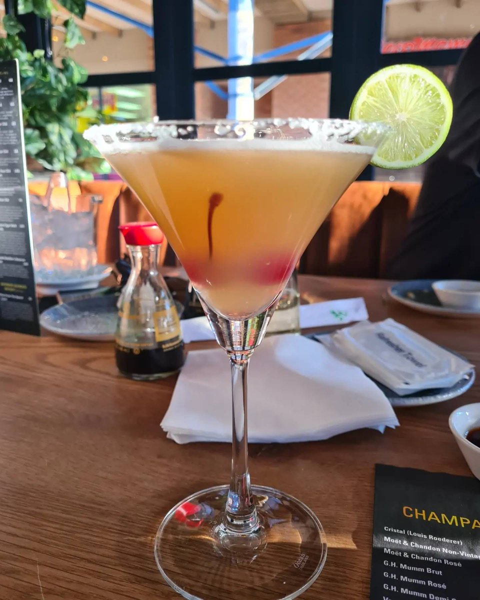 Boozy_Foodie's tweet photo. Visited @fireroomsa 's at #CastleGate a couple of weeks ago. Welcome to #pretoria ๐ฅ A fabulous feast, as expected, and divine cocktails ๐ธ
#weownthefire #dimsum #sushi #cocktails #fireroom #pretoriaplaces #supportlocal #asianfeast #pretoriafoodie #staysafe #nomnomnom https://t.co/O7aWqhdRBM