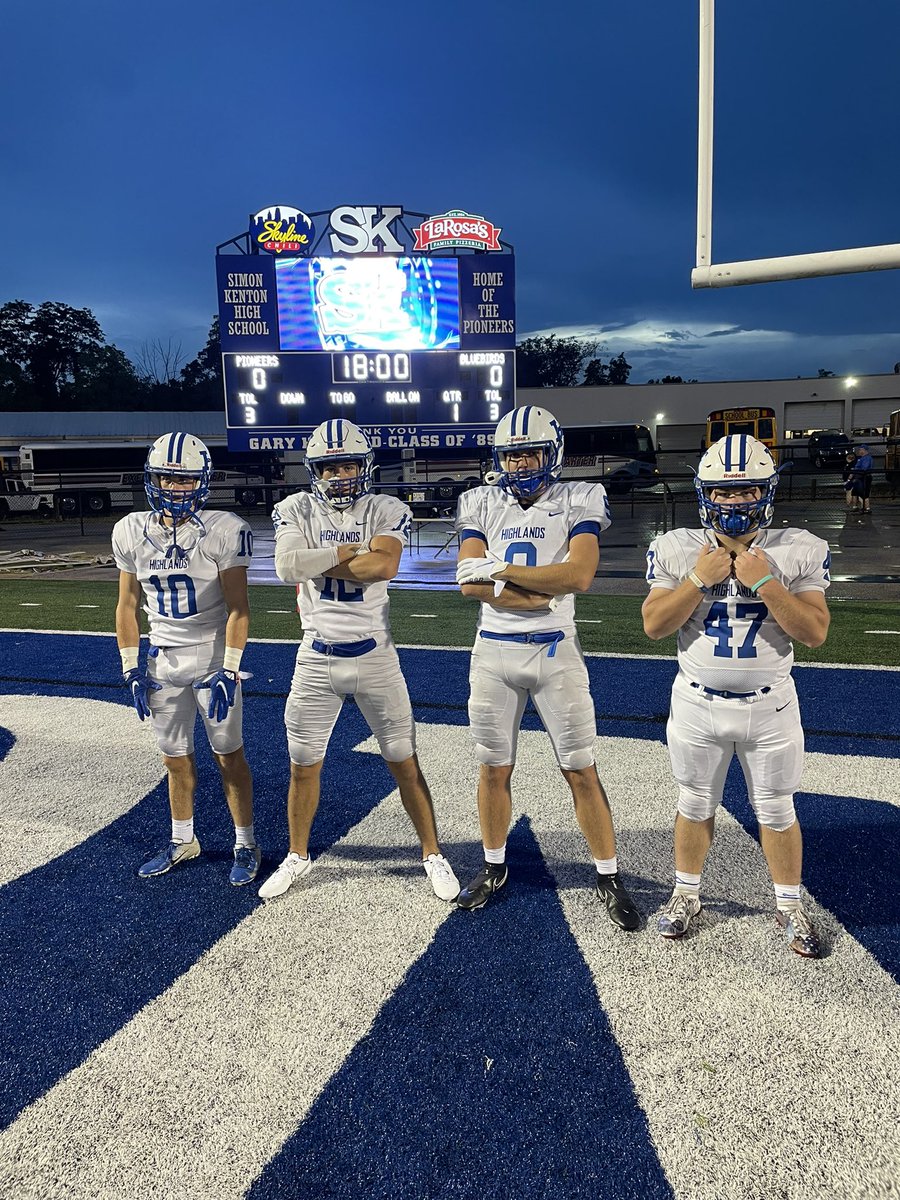 HighlandsFB's tweet photo. Highlands Captains for Simon Kenton

Left to Right:

Mason Welsch
George King
Paxton Porter
Dylan Honchell 

Go Birds! https://t.co/CS7SCKkGJs