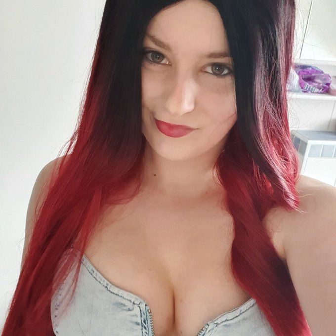 LucyBlade’s pics and videos