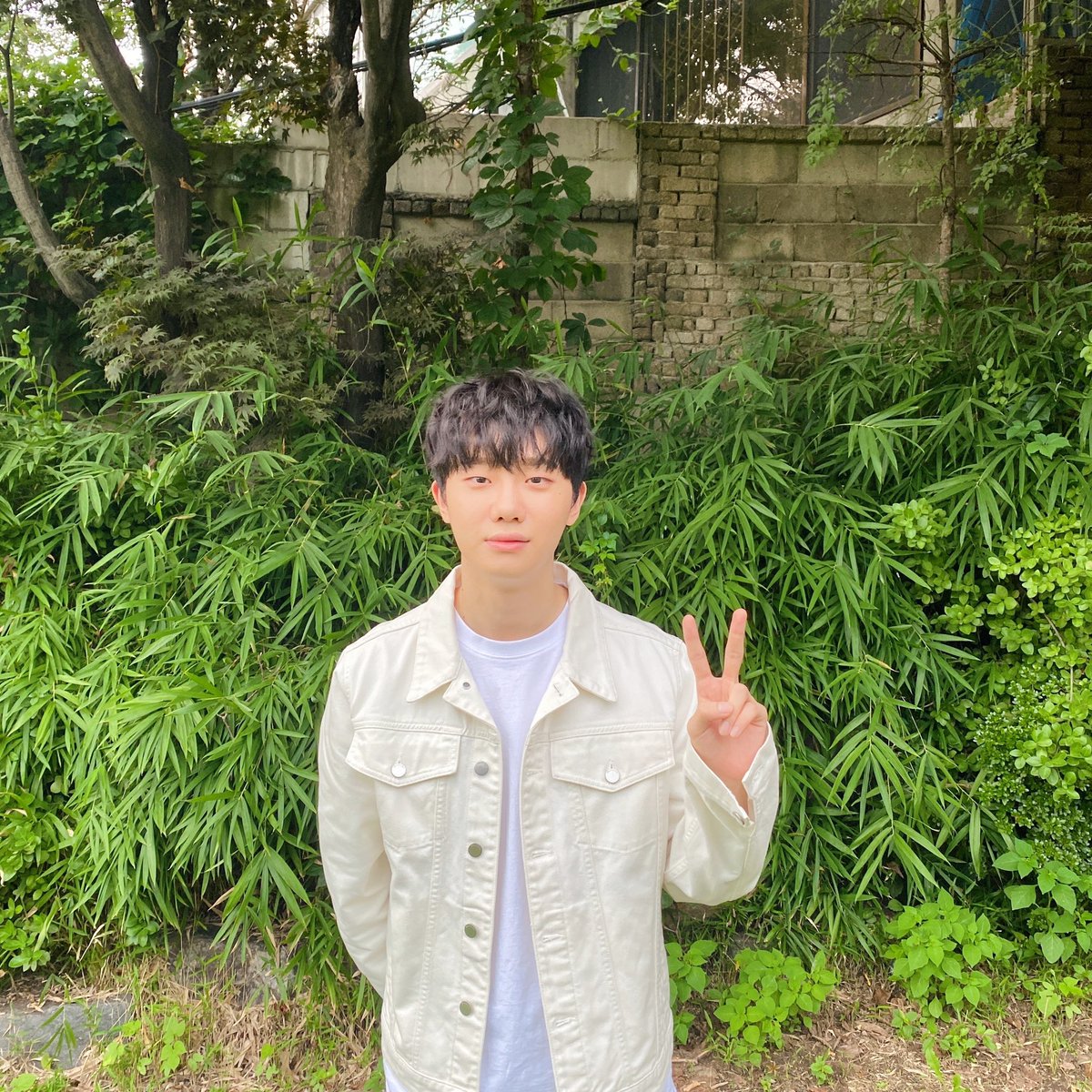 hahyunsang_twt's tweet photo. 오랜만에 트위터 블루룸을 통해 인사 드릴 수 있어서 좋았습니다✌🏻즐거운 주말 보내시고 불꽃놀이 많이 사랑해 주세요🎇 감사합니다 https://t.co/MpVFNgOYNN
