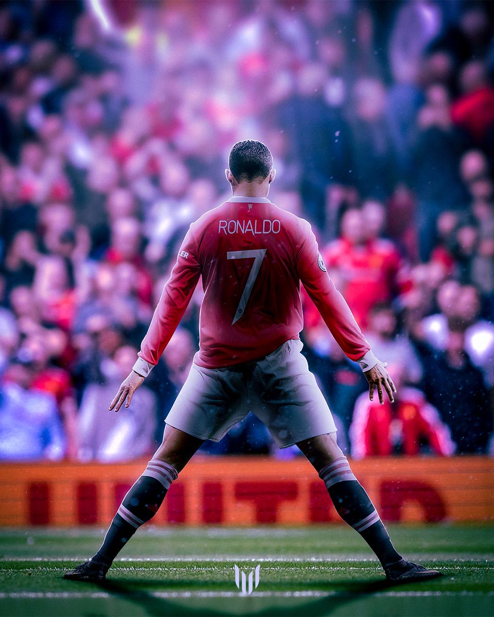 MilanDigital's tweet photo. CR7 is Back ๐ดโช๐๐ช๏ธ
.
.
@Cristiano
.
#mdgtledits #ACMilanDigital #Transfers #CR7 #ManchesterUnited #smsport https://t.co/jEZAzmI3YO