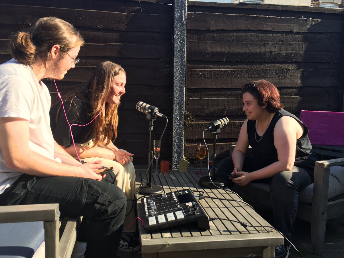 SGTYouth's tweet photo. Final #GarrickChatsWith recording with these beautiful people. From @rachfitz91, @SGTYouth and I thank you so much for being our first hosts and smashing it every week. Good luck at uni to @spoonsxo @fagan272 @ninayounguk. You guys rock! @GarrickTweet #podcasting #lovetheatre https://t.co/X9scrfHoTT