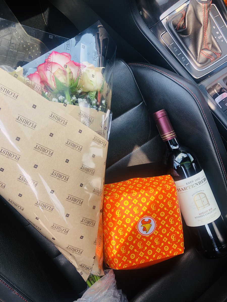 Bheki_Nyathi's tweet photo. Indoda ingafiki ivathazela kumama 🥺🌹❤️ https://t.co/ANSyetfkzb