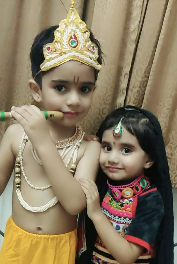 siddharth_atri's tweet photo. @AnandaDairy My entry
#ContestAlert
#Ananda #Anandadairy #Anandkaro #anandajanmashtami #janmashtami #kids #GopiesandGopals #clickandwin #Sharepicture
#AnandaDairy
Join➡️ @Indian_Contests @SJ_0016
@abha_mishra19
@Chilled_Sup
@ItikaNaik10
@Lokesh_jhaa
@cool_bindra
@Mr_YashG https://t.co/A4cZbslZZP