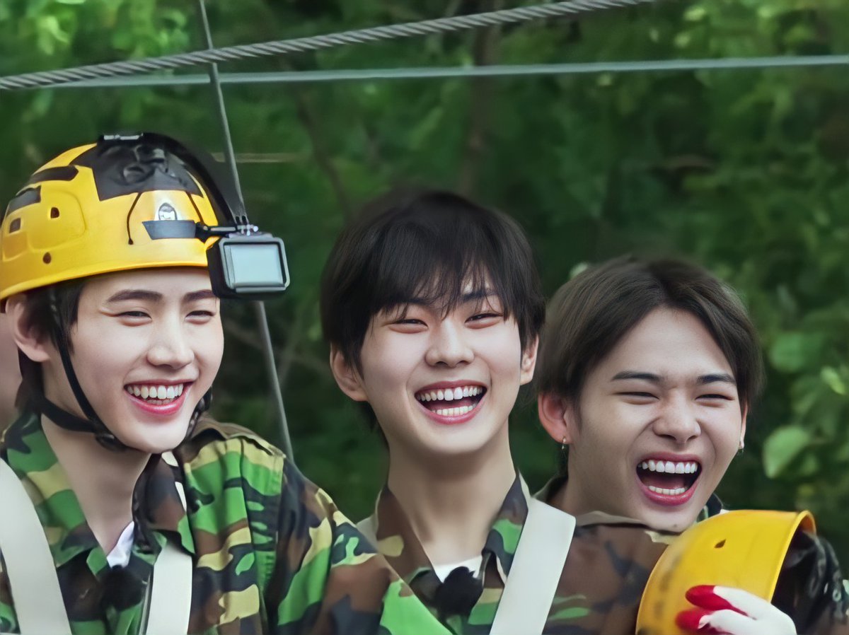 JungwonPH's tweet photo. [📸] 210828 | [EN-O'CLOCK EP. 12] | JUNGWON CAPTURE

This hairstyle is what I'm living for🖐️😭 like bruh🔥

Watch it here:
🔗 ENHYPEN: https://t.co/e8zajDy645

©JWNLOOKS

#ENHYPEN #엔하이픈 #EN_OCLOCK
#EN_OCLOCK_EP12 
#JUNGWON #정원 #ENHYPEN_JUNGWON #엔하이픈_정원

👼 https://t.co/bJRqjft9nx
