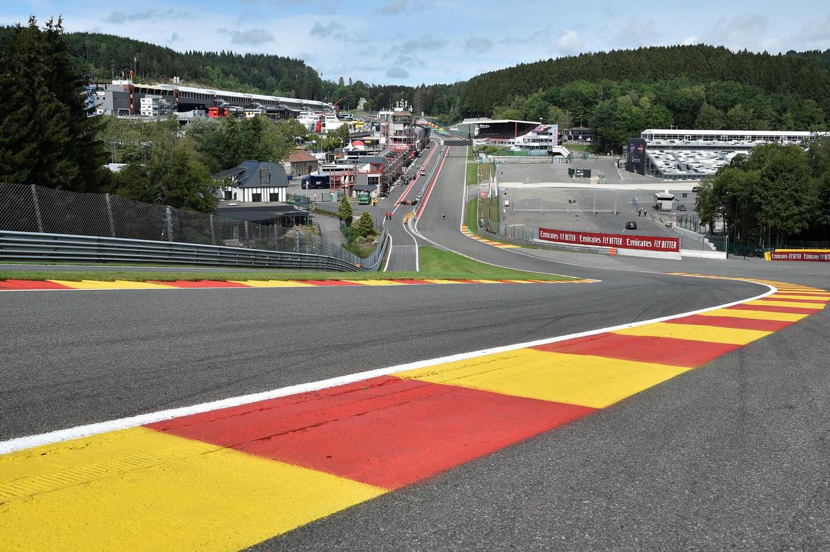 We_Racing's tweet photo. 🚨🚨🚨
Les sports mécas reviennent sur @WS100Live dès cet après-midi !
A suivre à partir de 14h50, les qualifications du GP de Belgique de F1 🏎️ https://t.co/FzLBgrd9o8