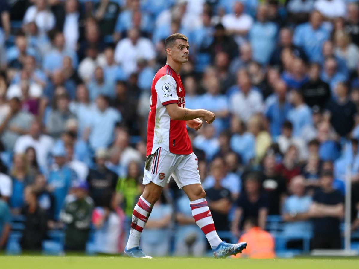 🔵 前半 終了 🔴 試合序盤に #マンチェスター・シティ に2ゴールを許