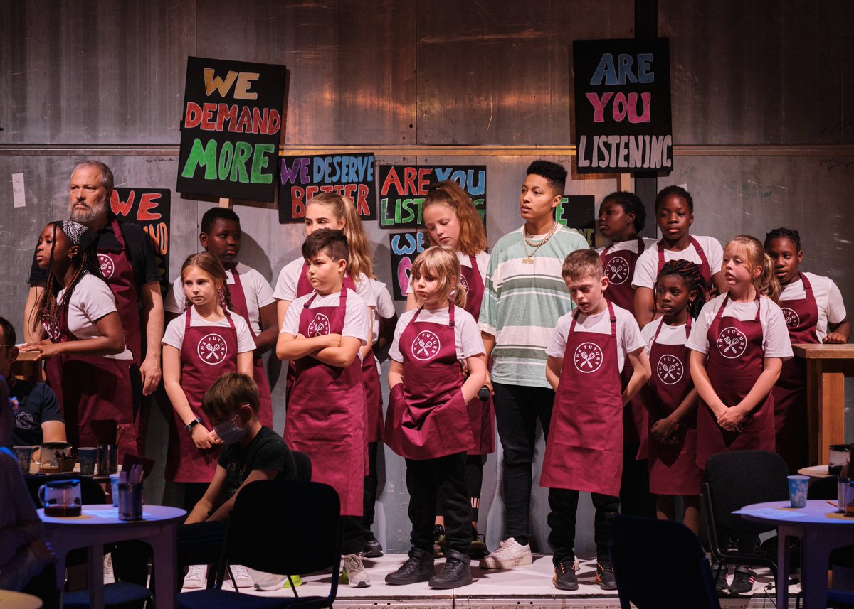 NETheatre's tweet photo. Theatre Review of Free School Meals @northernstage @hellfuss @unfoldingtheatr @annierigby 
https://t.co/6Zt2HkE8UD https://t.co/pAhxno6ueS