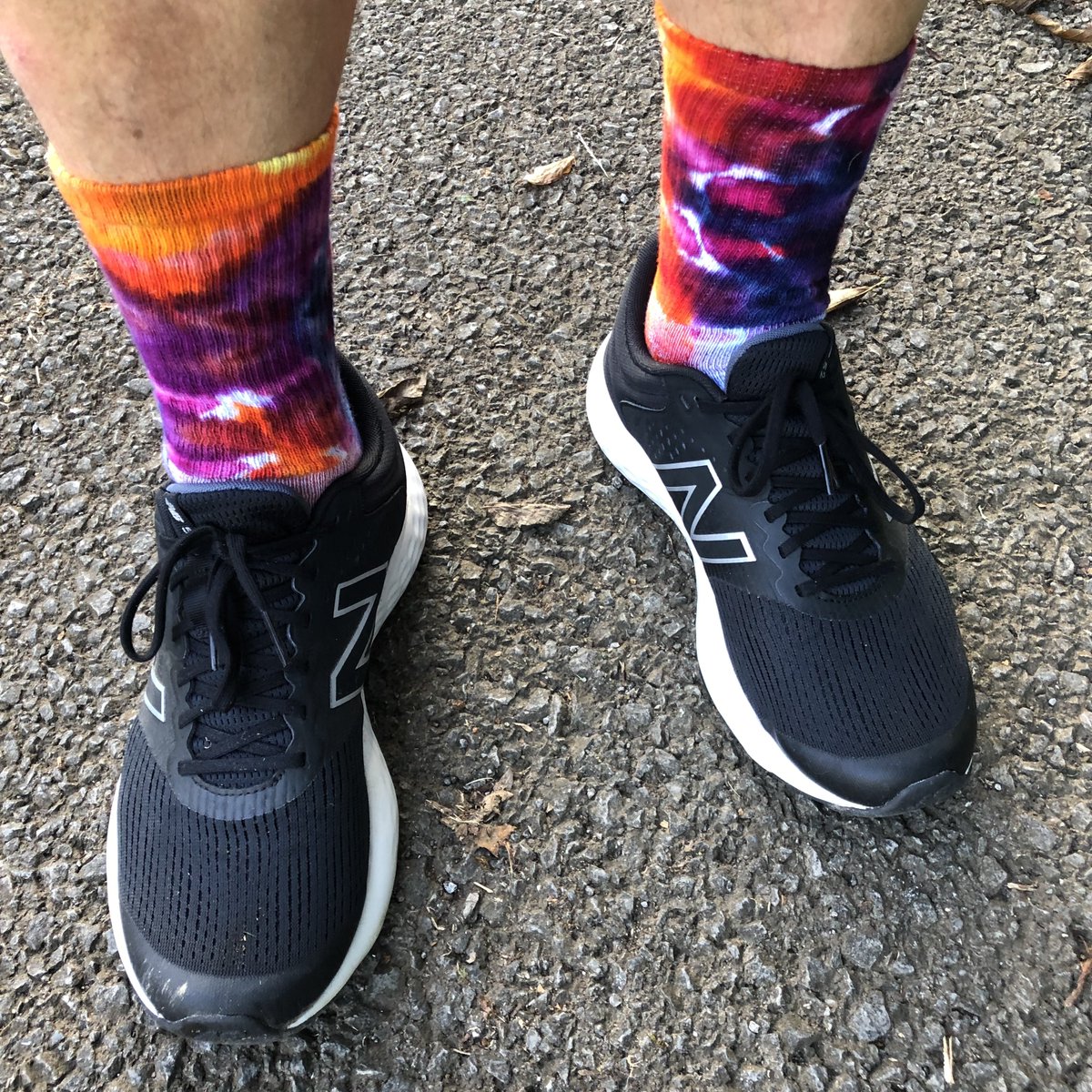 TheLeesOfMemory's tweet image. Sock game's on-point, I'm just sayin'. #IceAndTime #icedye #fiberreactive #prociondyes @dharmatrading  P.S. I'm done with Nike. They didn't do right by @sixthave , that means you're cut. Plus the soles burn up too quick. Later! 🔥⚡️