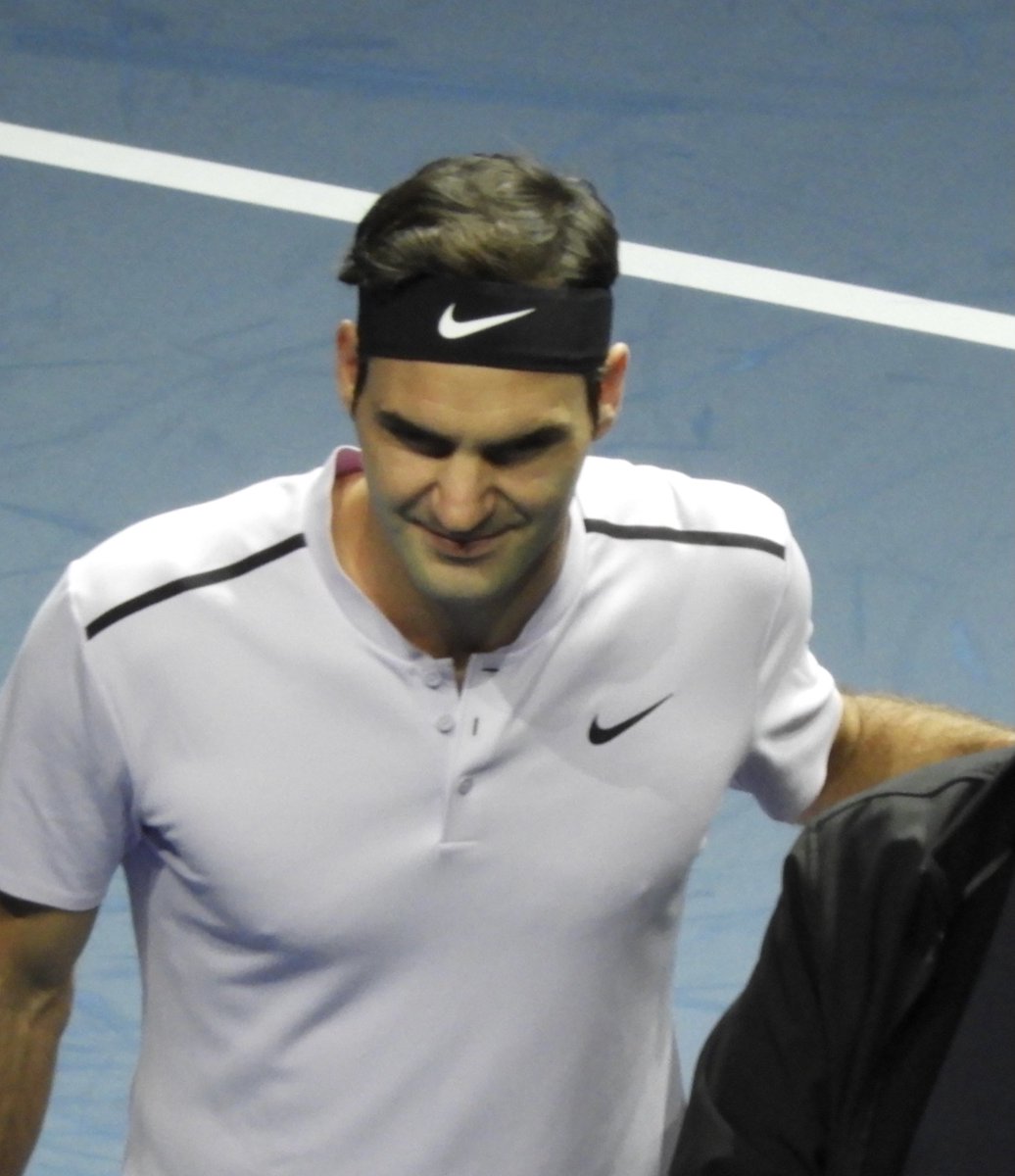 asanokaoru's tweet photo. Hi,⁦@rogerfederer⁩, I hope you are happy with your family &amp; spent every day without pain. We are waiting for you. Love you so much 💕
#getwellsoonRF https://t.co/qs77zWJgOL
