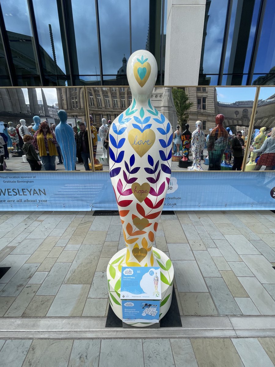 The sculpture dedicated to Vish Rasiah at the ⁦<a href="/gratitudeinart/">Gratitude in Art</a>⁩ in Birmingham. Many thanks to ⁦<a href="/adilray/">Adil Ray OBE</a>⁩ for reading the tribute. It means so much to us ⁦⁦@nicuBWC⁩ ⁦<a href="/BWH_NHS/">Bham Women's Hosp 💙</a>⁩   thisisgratitude.co.uk/story/a-tribut…