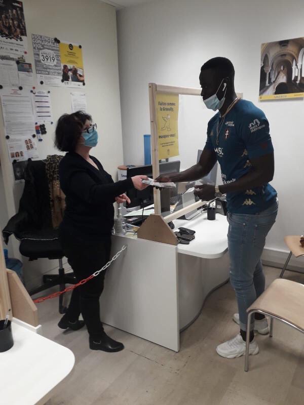 🛂🇫🇷✅
Officiellement citoyen français après ces annnées au sein de ma région d’adoption 🥰🇱🇻
L’aventure continue <a href="/FCMetz/">FC Metz ☨</a> 🏹🎯