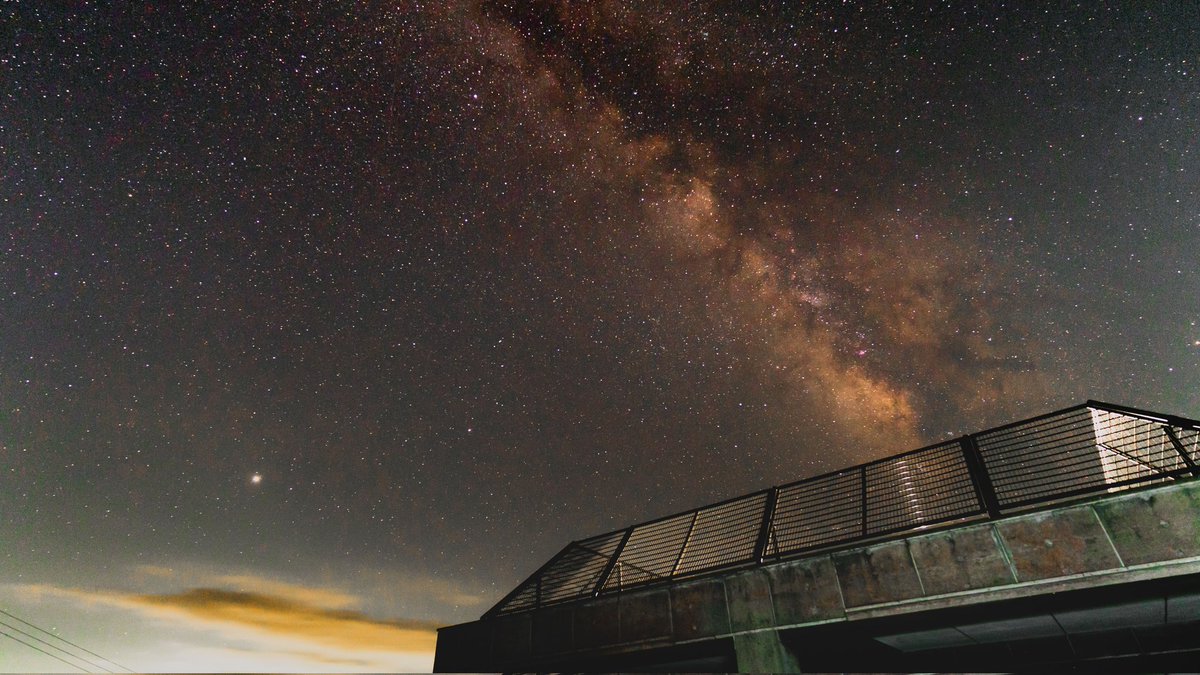 Madako_Camera's tweet photo. 夏の終わりに最高の天の川が撮れました🌌
#天の川
#星空
#ファインダー越しの私の世界 
#写真好きな人と繋がりたい https://t.co/KhiEm3u4cV