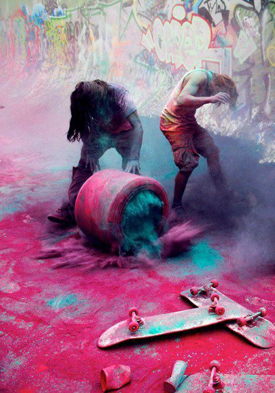 Twelveskii's tweet photo. #PaintWar in #Berlin https://t.co/4AR0nicuVa