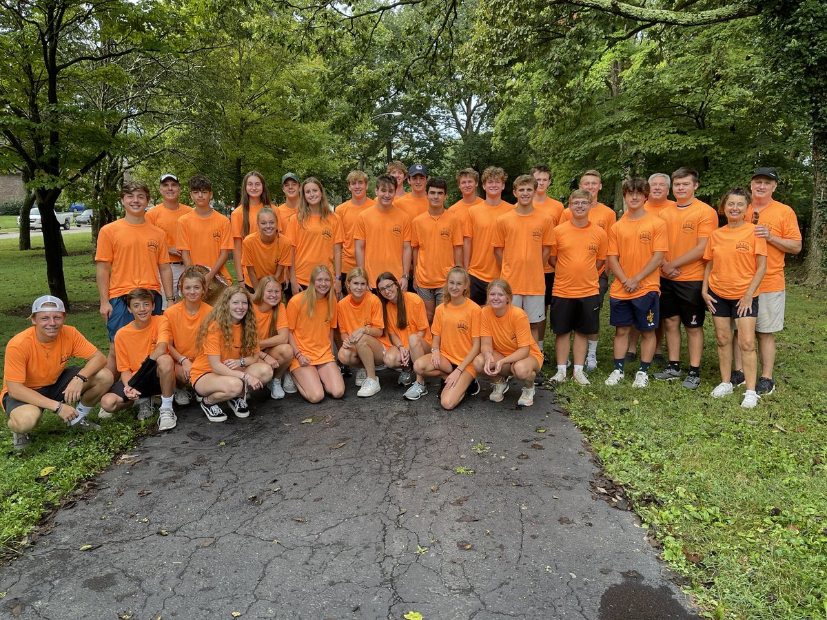 Loveland HS Tiger, Inc and CHCA showed out to support the Amazing Race Challenge!  <a href="/chcaboosters/">CHCAAthleticBoosters</a> @chcaeagles <a href="/LovelandTigers/">Loveland Tigers</a>