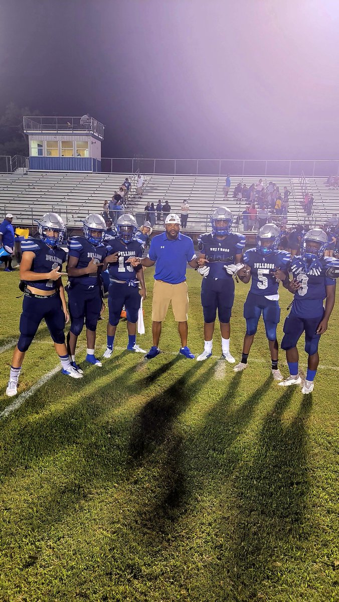 dnick86311's tweet photo. Desoto Wins 24-7 against Okeechobee💪🏾💙🏈 https://t.co/Pi5d3K3RlC
