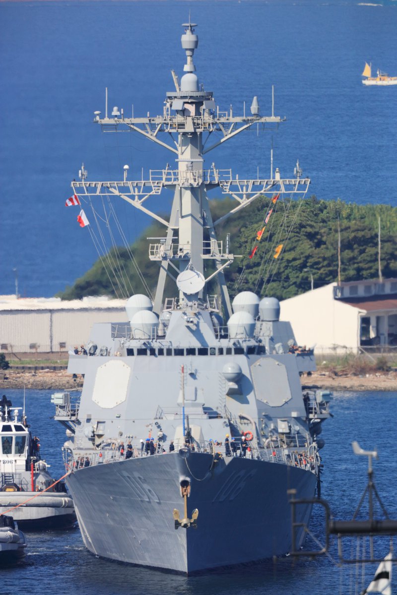 Aug 28, 2021
U.S. Navy guided missile destroyer USS Stockdale (DDG-106
The USS Carl Vinson arrives at Yokosuka Port. 
Welcome to Yokosuka!!
#DDG106 #USSStockdale #ArleighBurkeclass #横須賀港 #CFAY