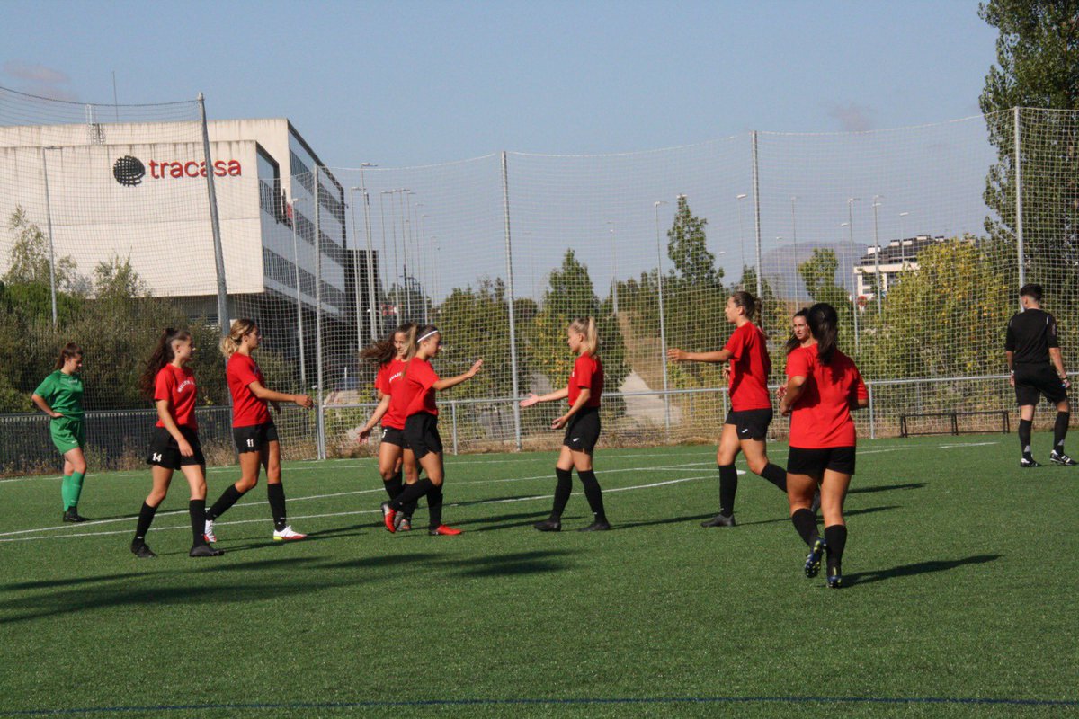 MulierFCN's tweet photo. ⚽️ PRETEMPORADA I Victoria del primer equipo ante el Gazte Berriak con goles de Patri, Tami, Leti, Paula e Irati Igoa 

📸 Iosu Tolosa 

#LaBatallaContinúa ❤️🖤 https://t.co/djTV8RJrSD