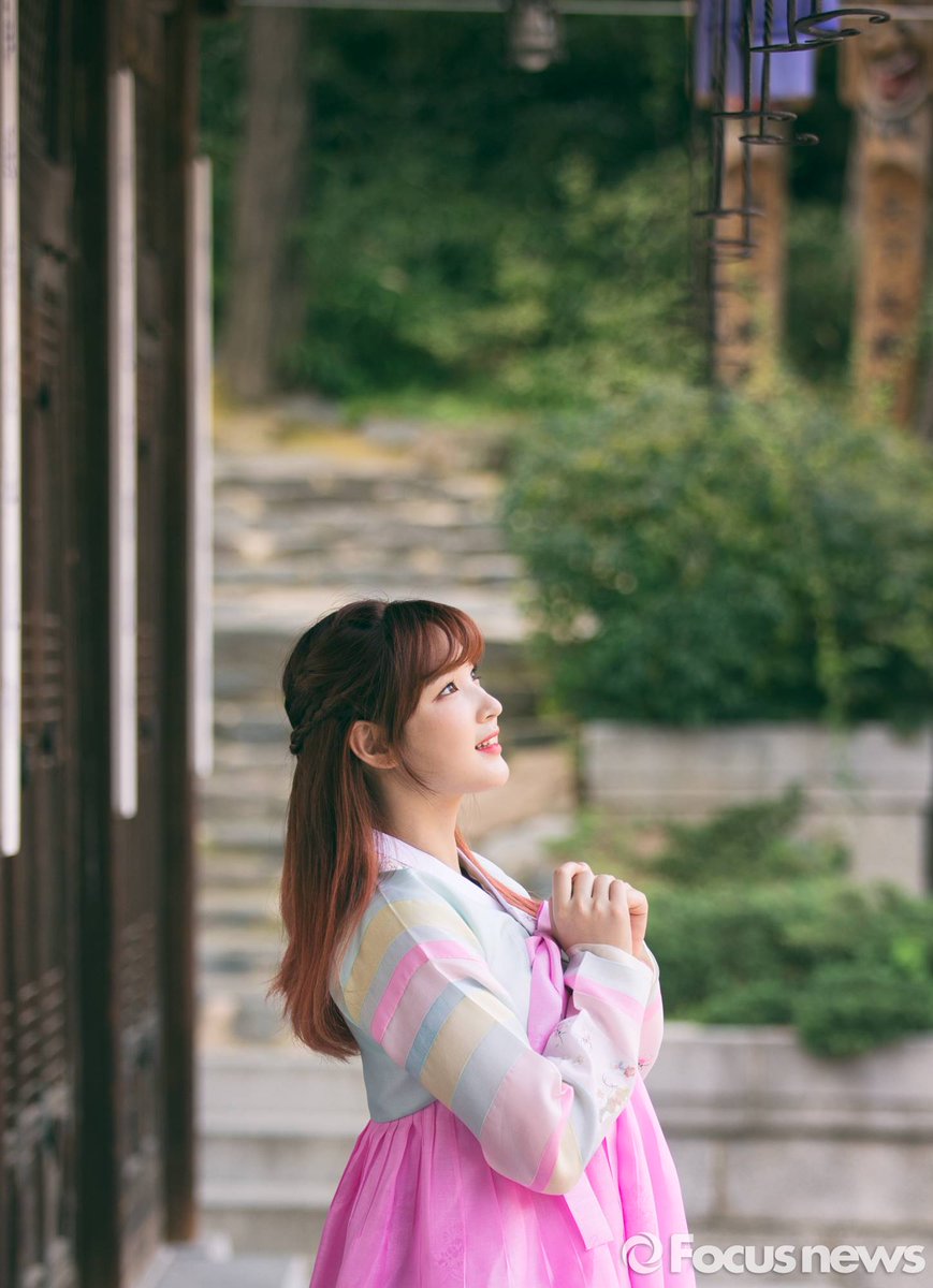 lightup35's tweet photo. and a bit more💕
#Laboum #7YearsWithLABOUM https://t.co/lW4UWDGYLo