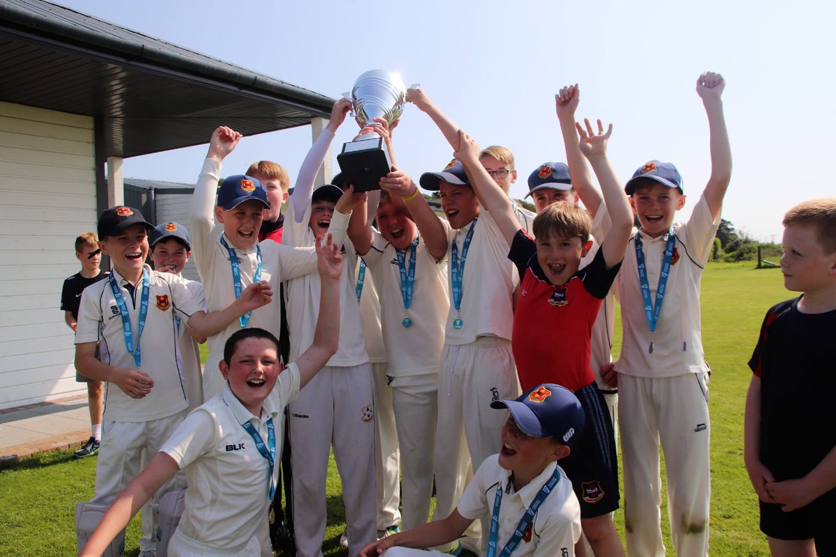 cricketleinster's tweet image. BOYS MINOR A LEAGUE WINNERS - @thehillscc raise the Cup as winners for 2021