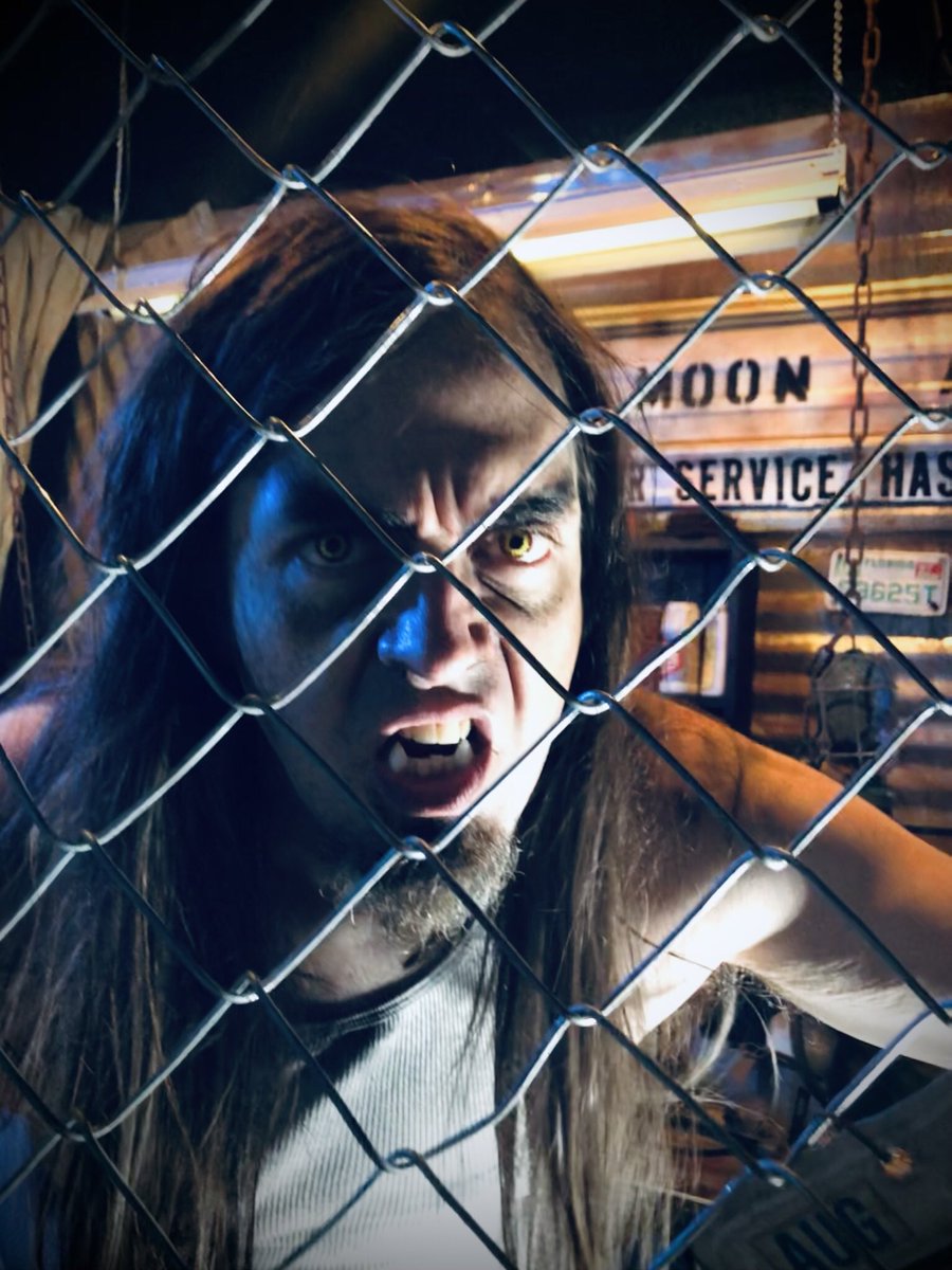 FrightWorks's tweet image. Are you hungry as a wolf for more scares and screams? So are we. Opening night is Sept 25th. #FrightWorkshauntedhouse #FrightWorkshauntedattraction #knoxvilletnhauntedhouse #knoxvillehauntedhouse #knoxvilletnhauntedattraction #knoxvillehauntedattraction #hauntedhouse