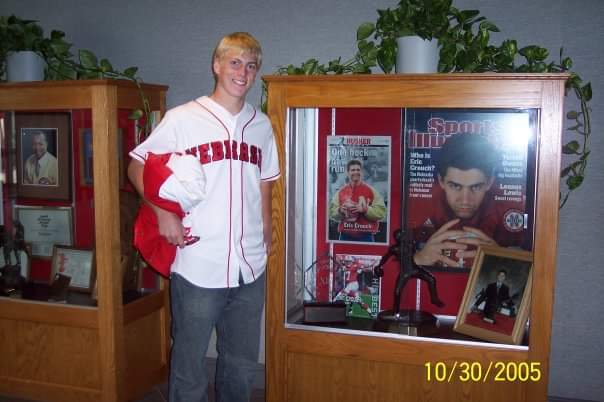AcBraKC's tweet photo. #GoBigBlue #HuskerPower #FootballSaturdayMorning one of my greatest experiences when I took a senior visit to Nebraska! #Circa2005 @croucheric my hero through playing in high school! https://t.co/djgECNwrYR