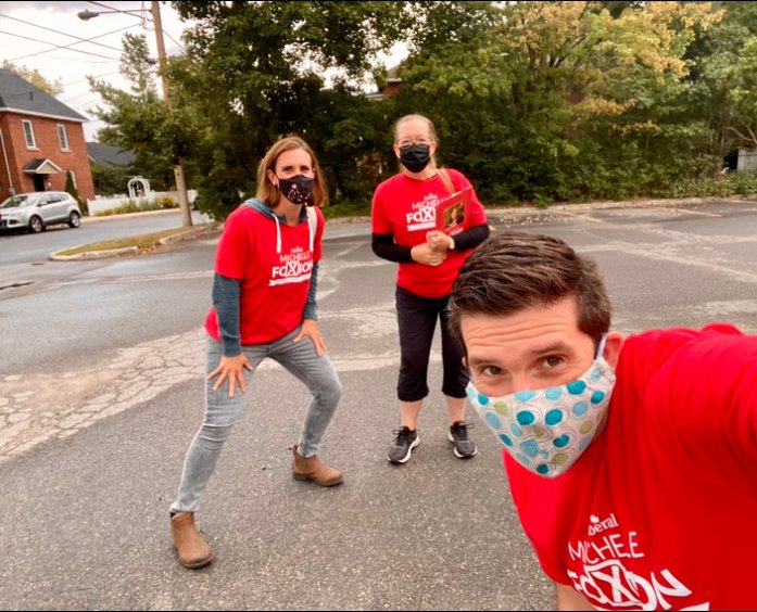 MFoxtonLF's tweet photo. Team Foxton ready to knock on doors in Carleton Place for today’s #DayOfAction! #ForwardWithFoxton #ForwardForEveryone #elxn44 https://t.co/NqQWiBetKU