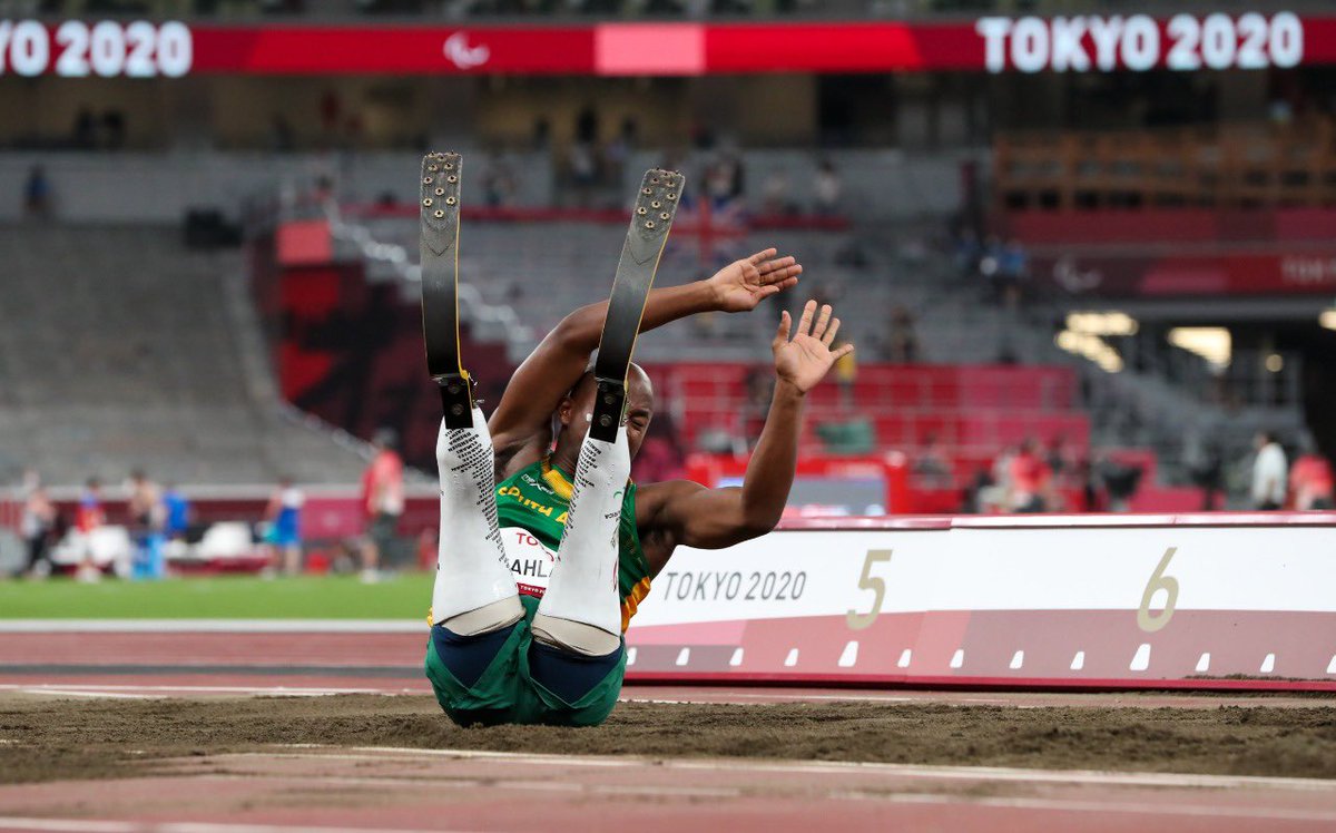 OfficialTeamRSA's tweet photo. LEAPING TO GOLD!!! 🥇🇿🇦

#TeamSA 
#ParaAthletics
#Paralympics https://t.co/Nj8c3UgQyy
