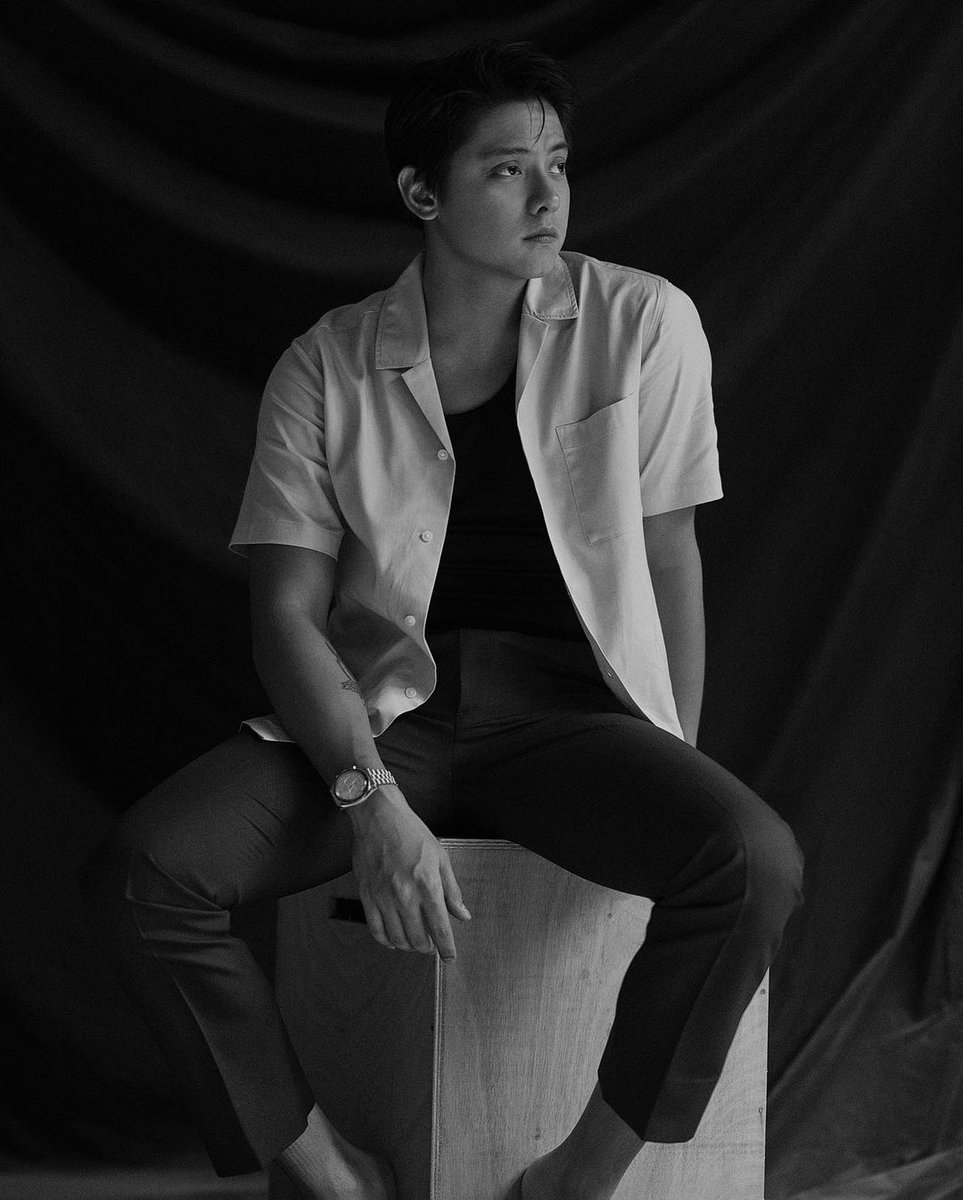 Daniel Padilla looks handsome as ever in newly-shared photos 💜

(📷 IG/supremo_dp)