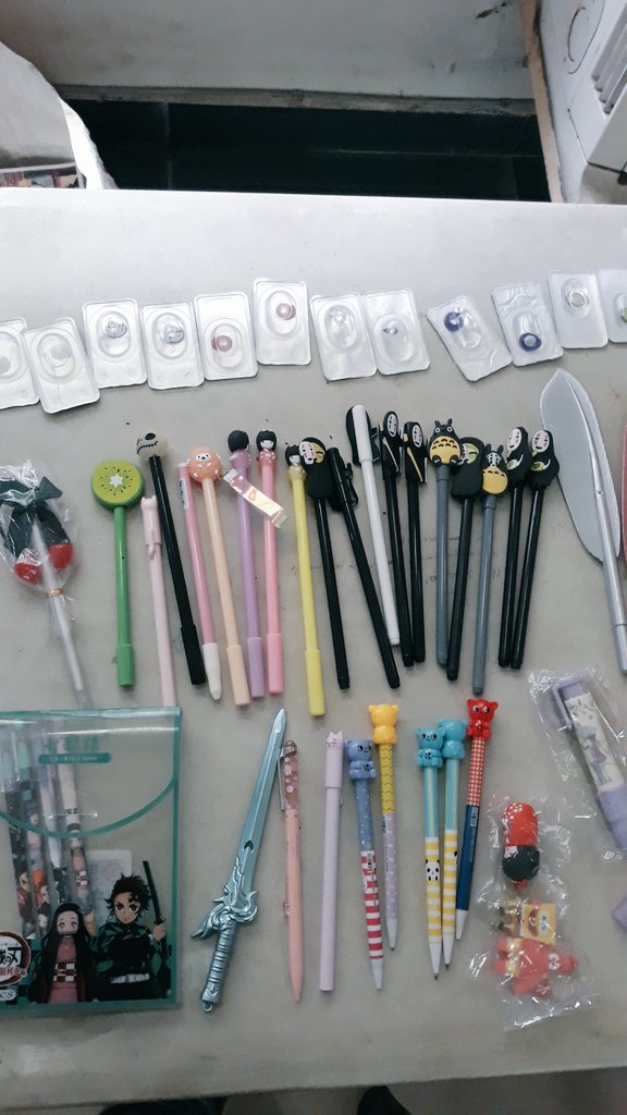 Kmer_Chan's tweet photo. Tu fais quoi à la maison alors que le #GreatOtakuDay chauffe ici à Makepe ?
Voici @Stormcloack_JT et @djumkyatcha237  qui sont présents au #GreatOtakuDay 

Localisation : ISA-EMT, L'Universite de l'Entreprenariat
https://t.co/zgWofs2PJi https://t.co/VgCXmKTP87