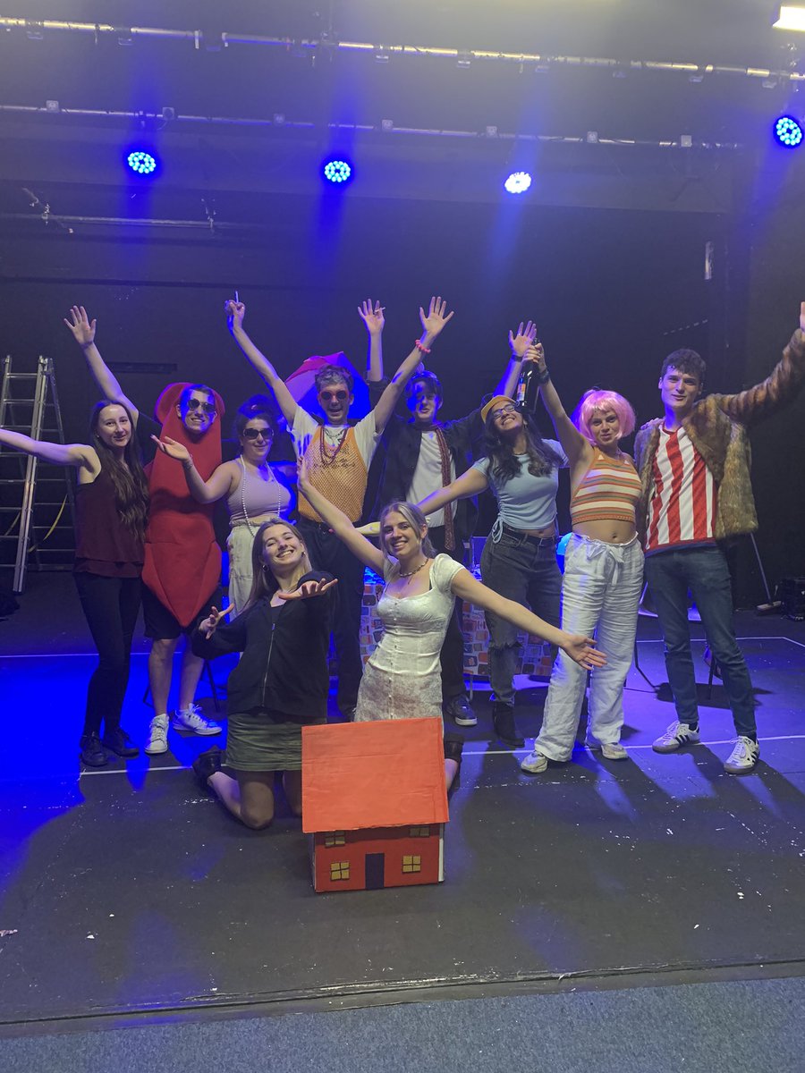 FINAL SHOW DONE ✅ 

We’ve had the most amazing time at #edfringe and hope you’ve all enjoyed the show! 

Thank you everyone for the incredible support and <a href="/theSpaceUK/">theSpaceUK</a> for hosting us. 

WE LOVE YOU ALL ❤️