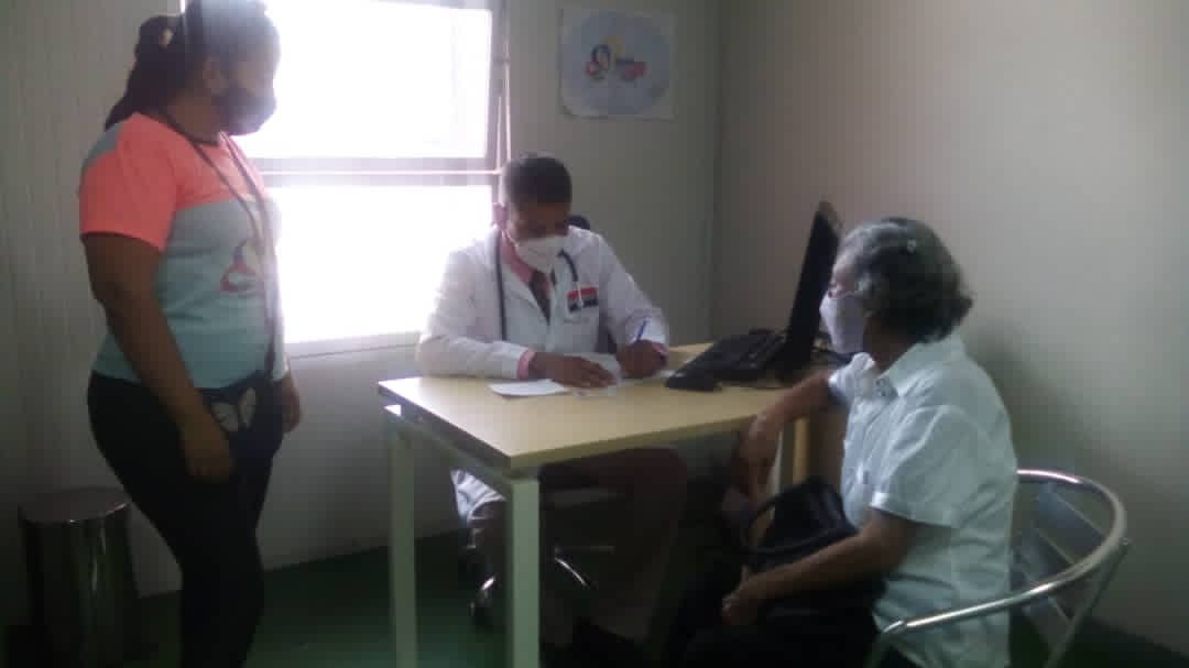 Con el propósito de generar un constante apoyo a nuestra población, brindar  médicina preventiva y como parte de nuestras líneas operativas, comenzó el funcionamiento del Consultorio de la #BrigadaMedicaTupamaro

"La gloria está en ser grande y en ser útil" 
Simón Bolívar