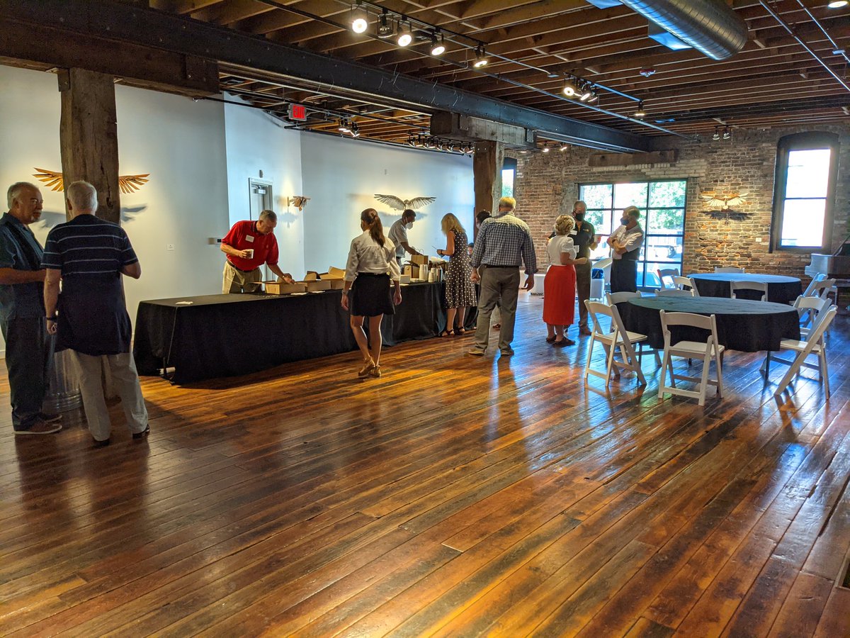 KonzaRotary's tweet photo. Love this venue. We're all split up at seating to mingle. https://t.co/fFjgRwSoyl