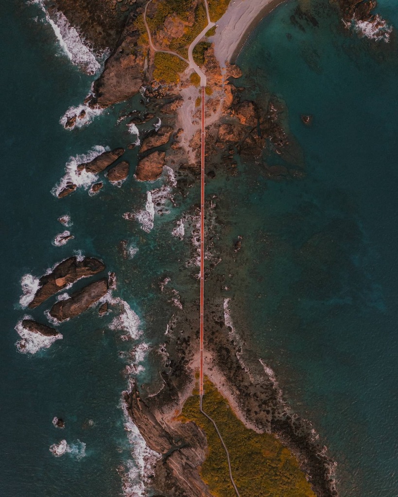 makclickz's tweet photo. The Gold connect!!
Yet another beautiful bridge of Taiwan. And those beautiful colours in the sky made it more magical.
#makwonders #taiwan1 #taichungtravels #djiglobal #droneglobe https://t.co/3db0zaudC2 https://t.co/EWTUzdHrnM